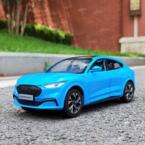 Коллекционная машинка игрушка металлическая Ford Mustang MachE для мальчиков масштабная модель 1:24 синяя
