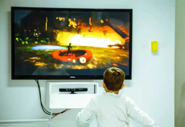 Как выбрать хороший и недорогой телевизор с интернетом размером 32 дюйма для дома