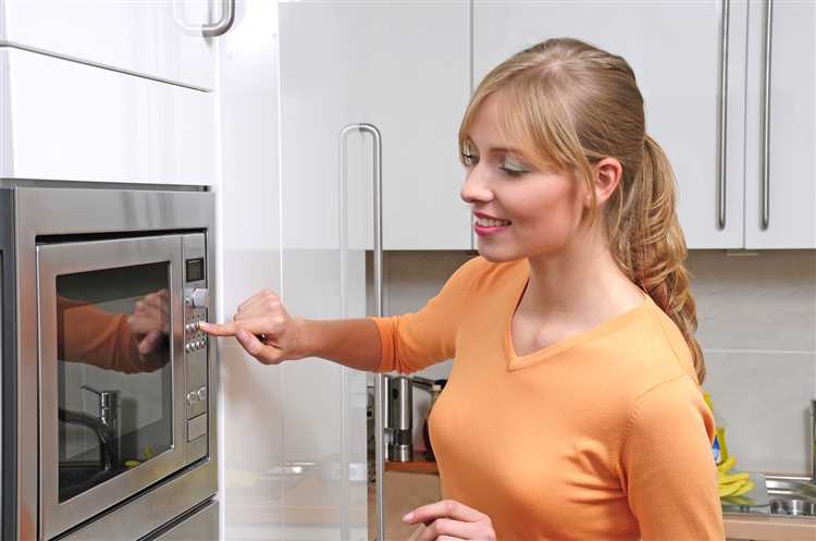 Микроволновая печь: лучшее управление для быстрого и комфортного приготовления.